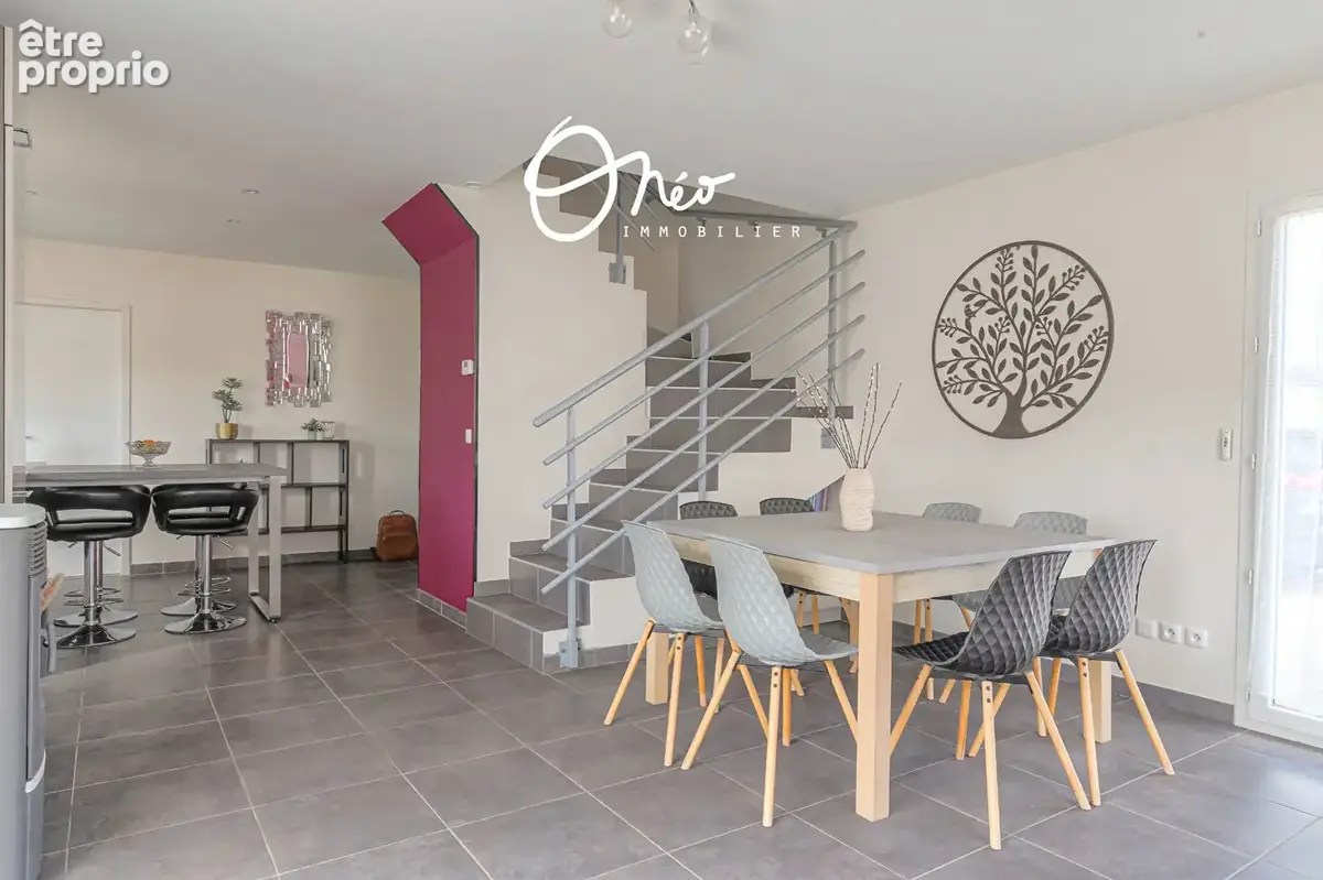 Maison 5 pièces de 110 m2 avec garage double - Piscine - photo 8