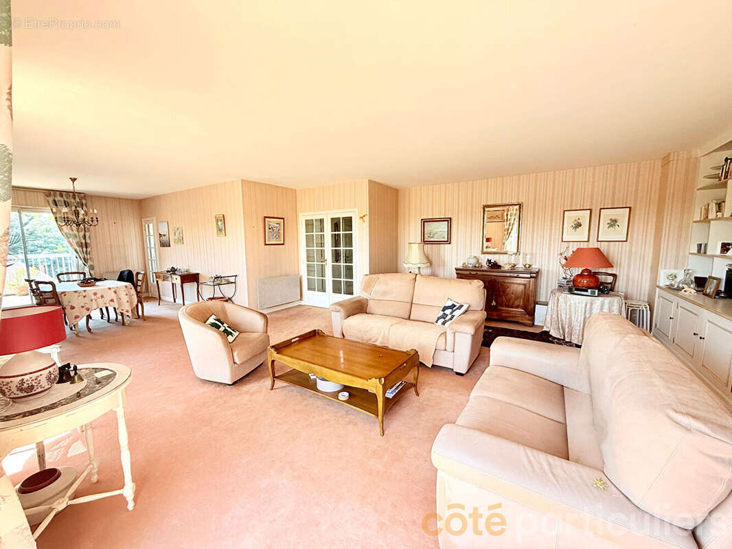 Appartement à SAINT-CYR-SUR-LOIRE