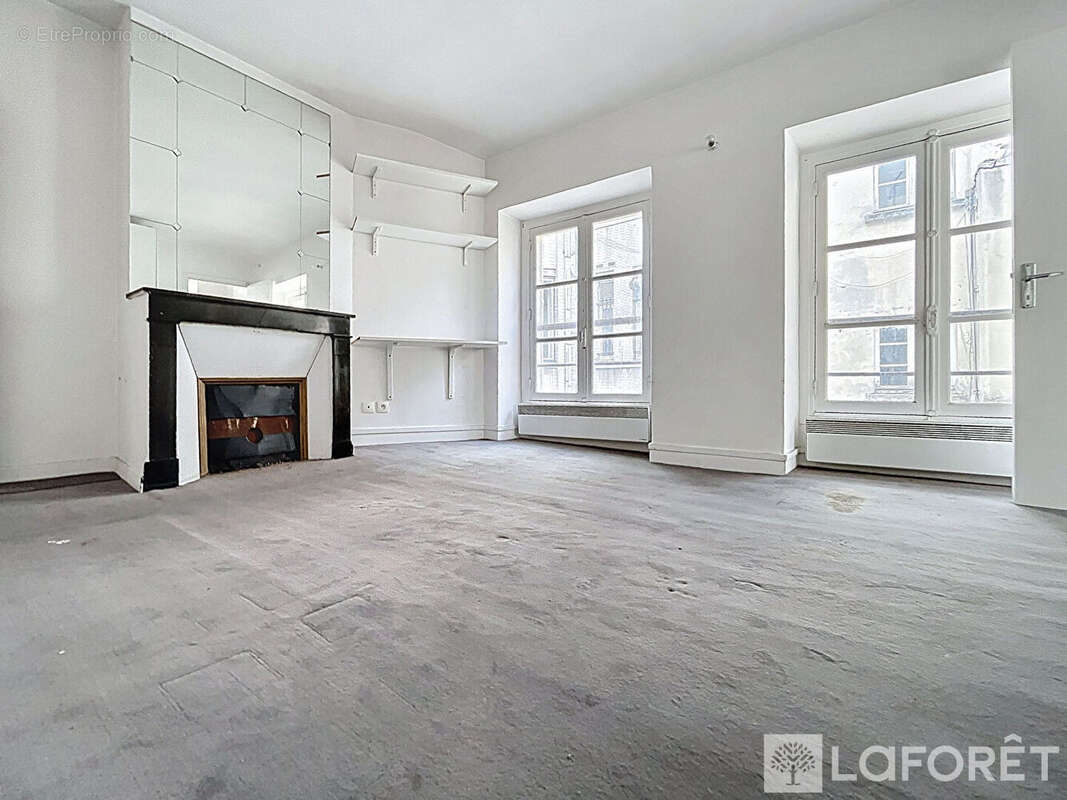 Appartement à PARIS-2E