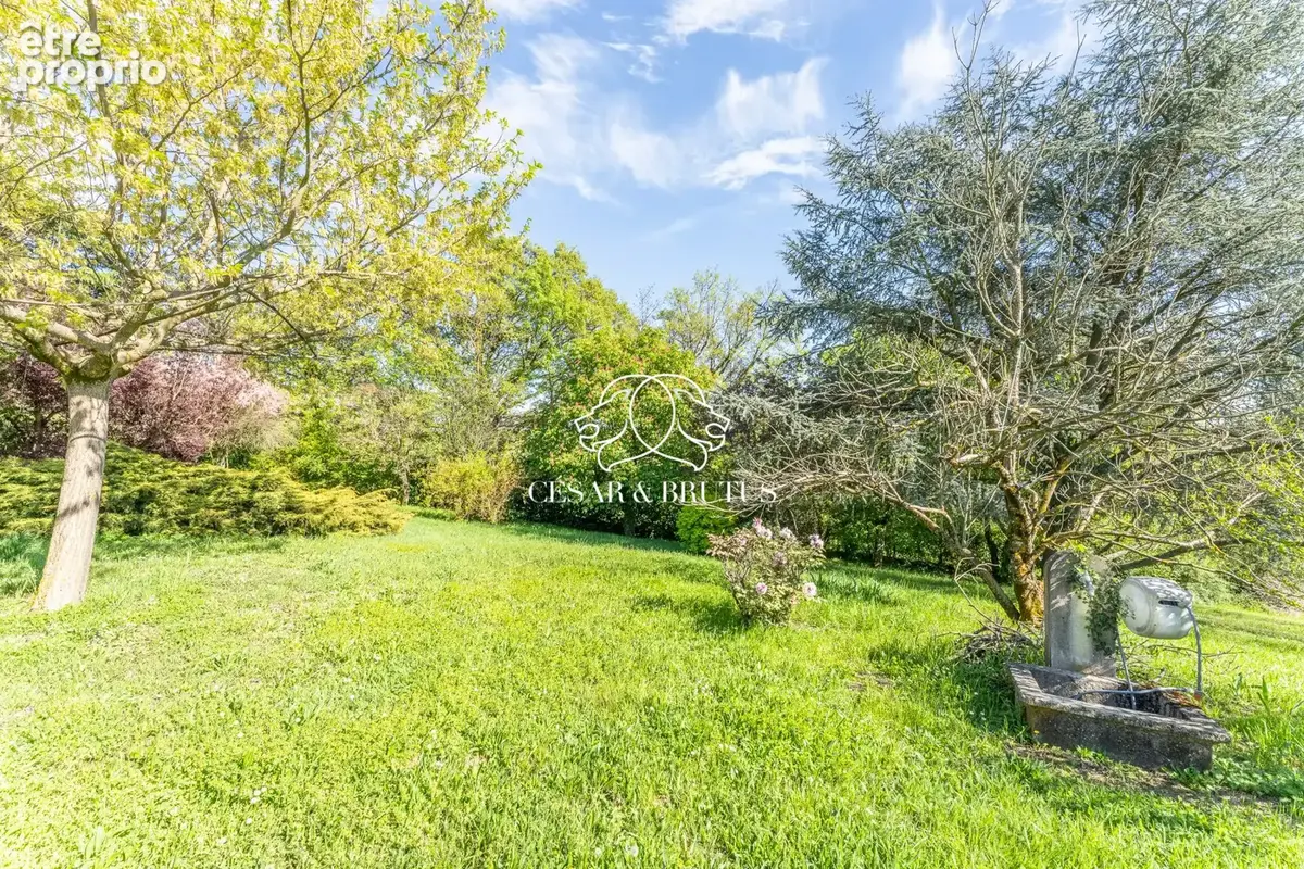 Maison 250 m² à Grezieu-La-Varenne  - photo 6