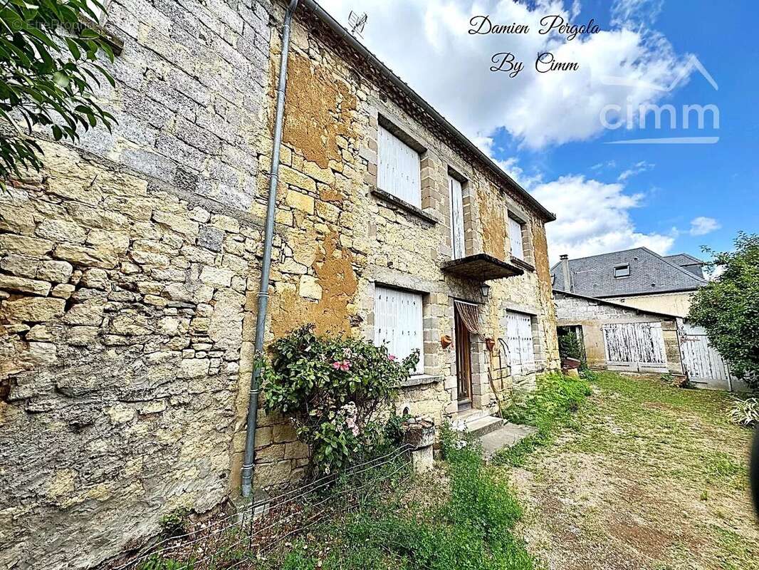 Maison à SAINT-RABIER
