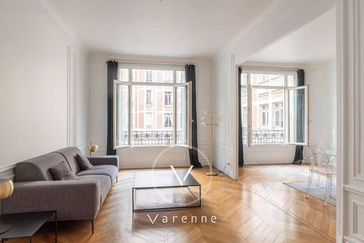 Appartement à PARIS-7E
