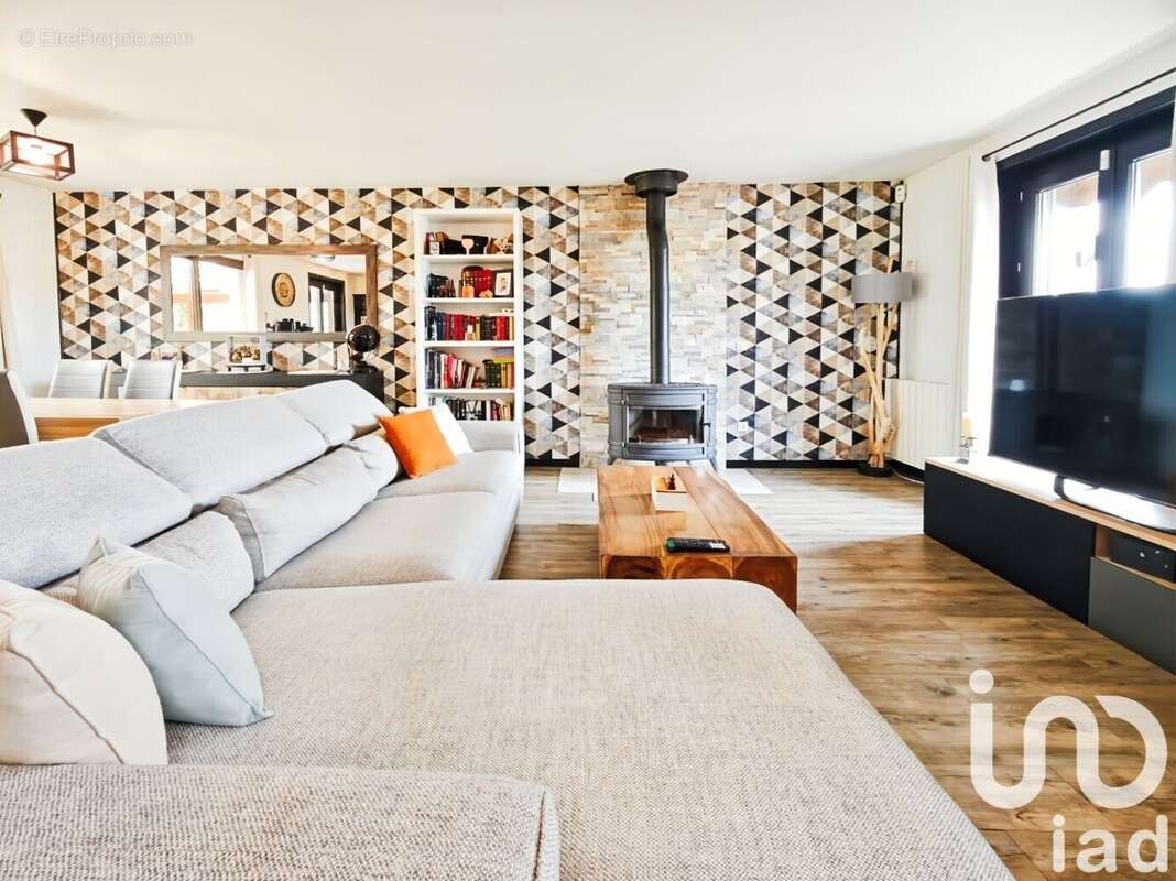 Photo 2 - Maison à CRECY-LA-CHAPELLE