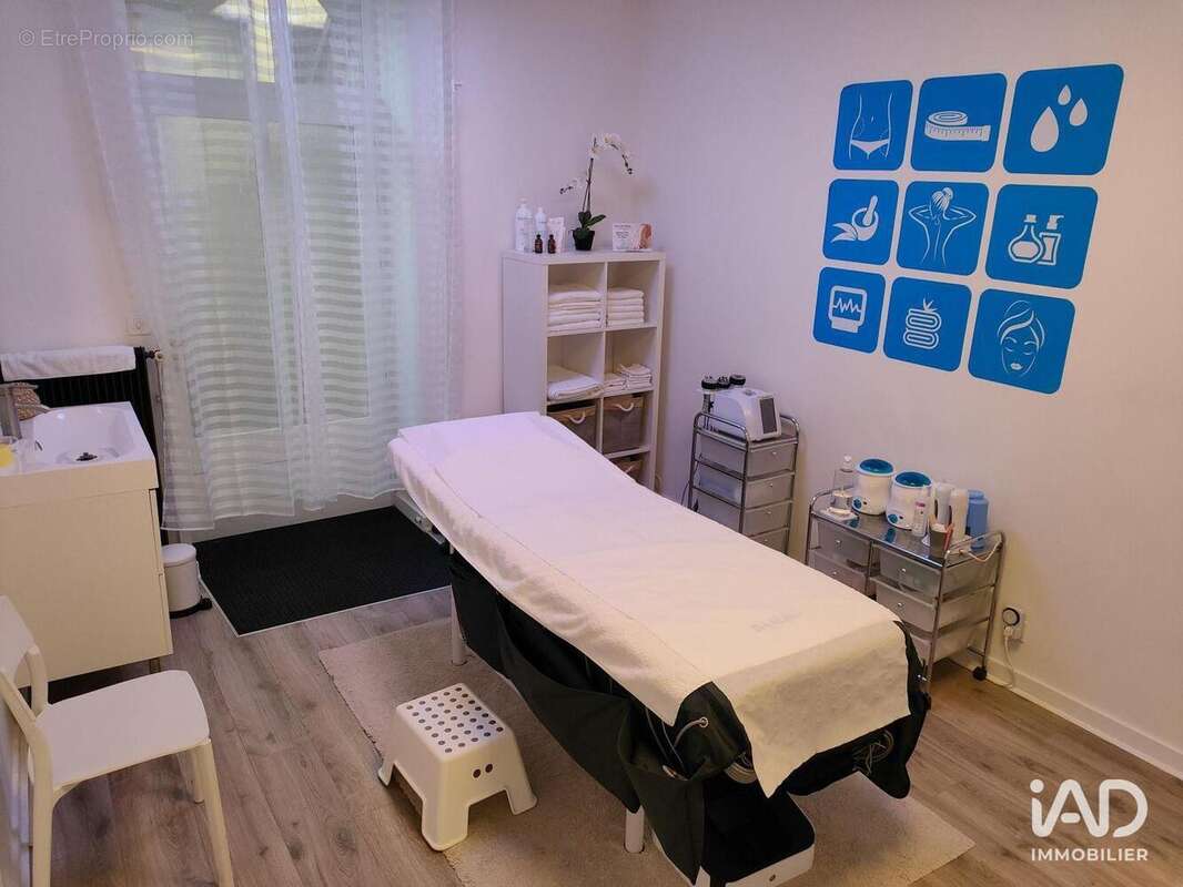 Photo 3 - Commerce à LONS-LE-SAUNIER