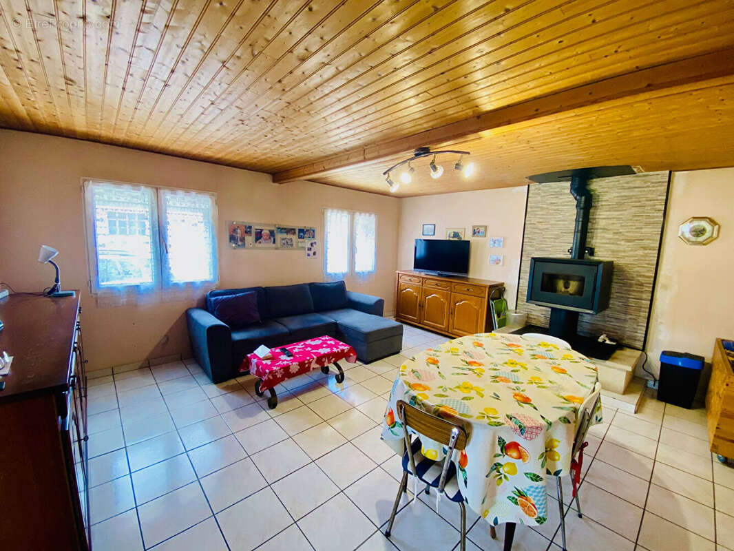 Maison à COUQUEQUES