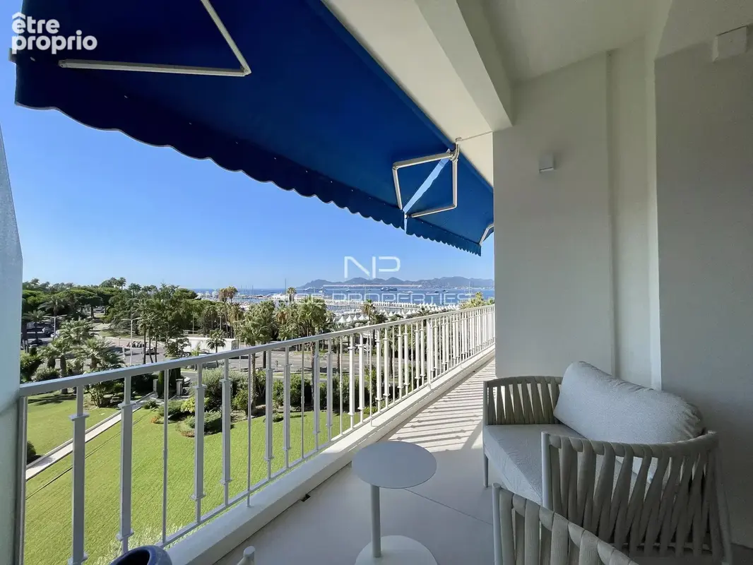 Cannes, appartement sur la Croisette, vue mer et port - photo 2