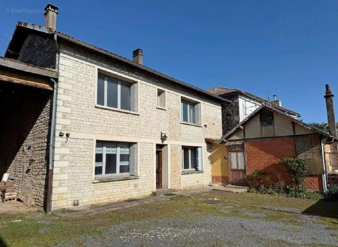 Maison à VILLEFAGNAN