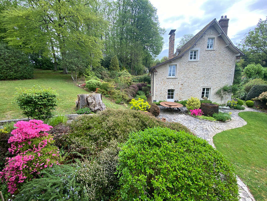 Demeure de Prestige 5' Montfort L Amaury  254 m2 - photo 4