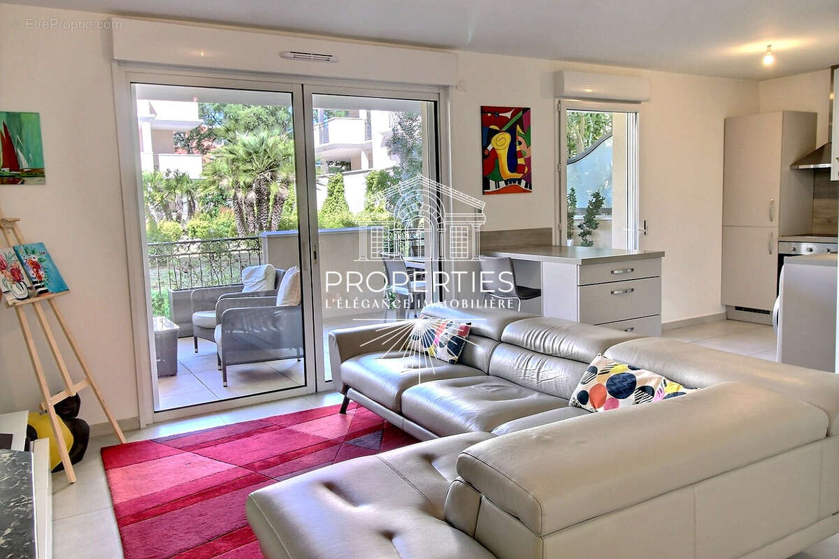 Appartement à BORMES-LES-MIMOSAS