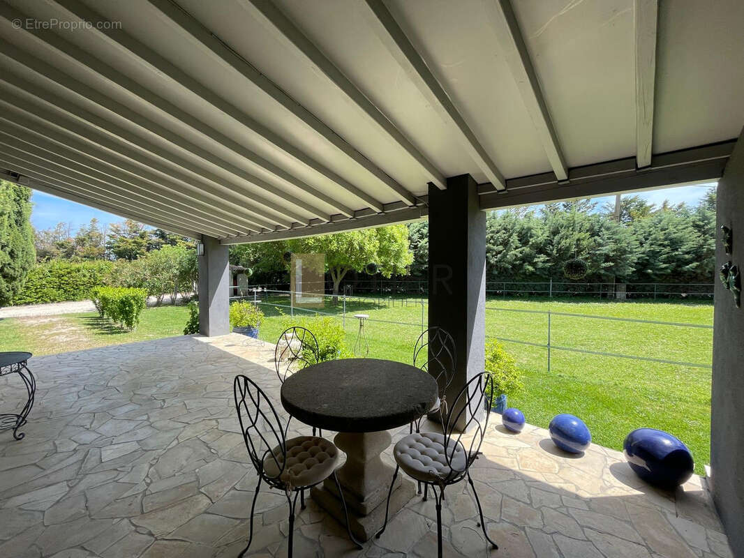 Propriété de charme avec installations équestres   220 m2 sur 8 900 m2 de terrain - photo 2