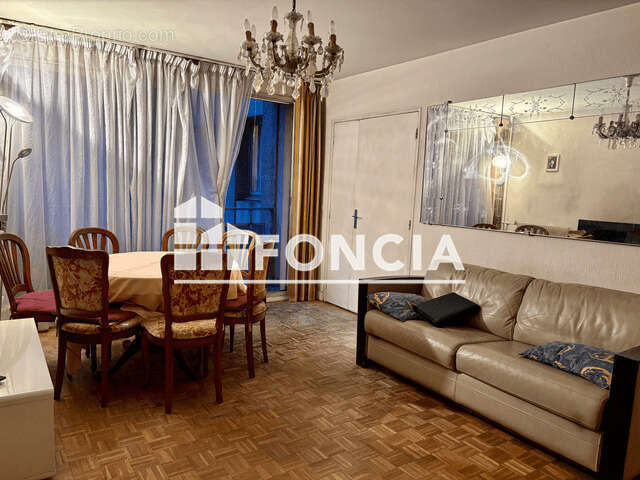 Appartement à PARIS-19E