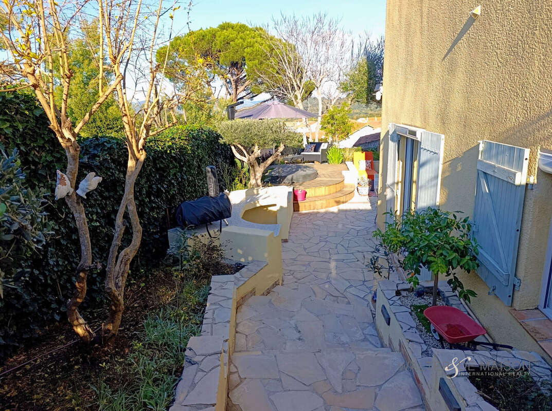 Appartement à LA CROIX-VALMER