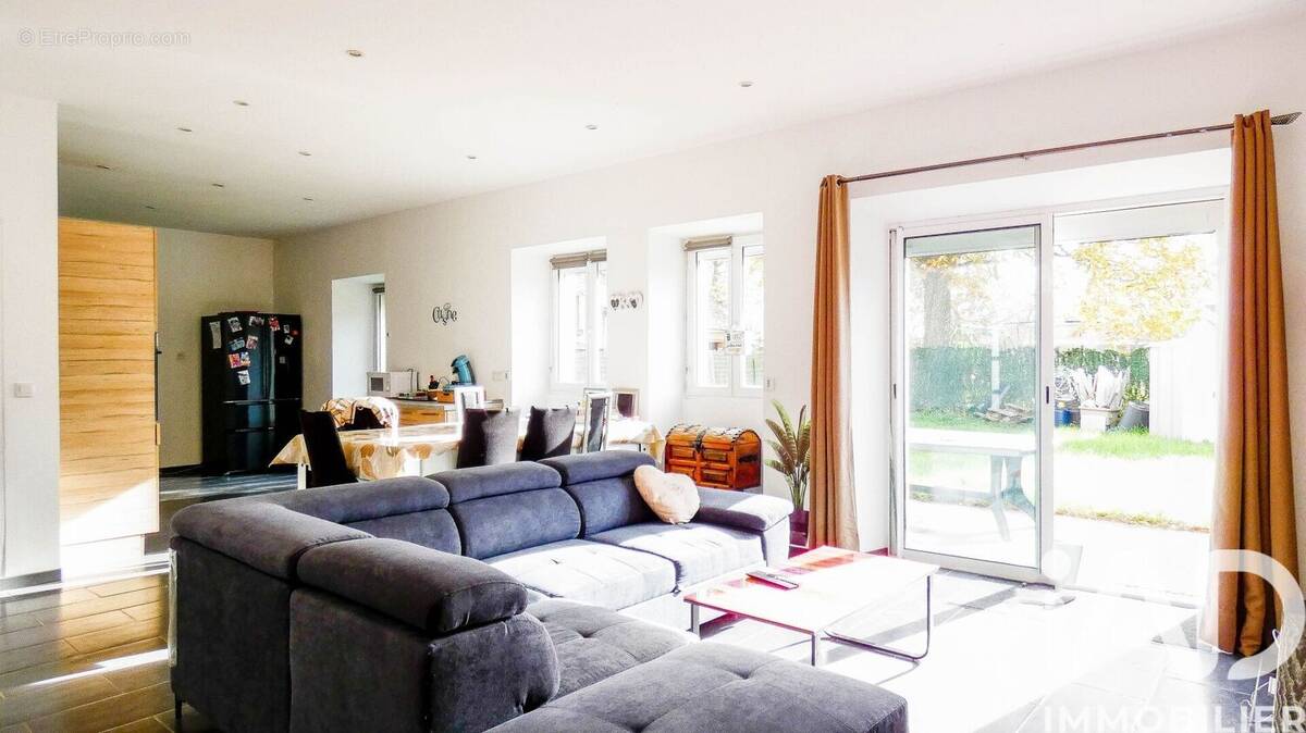 Photo 1 - Maison à BATILLY-EN-GATINAIS