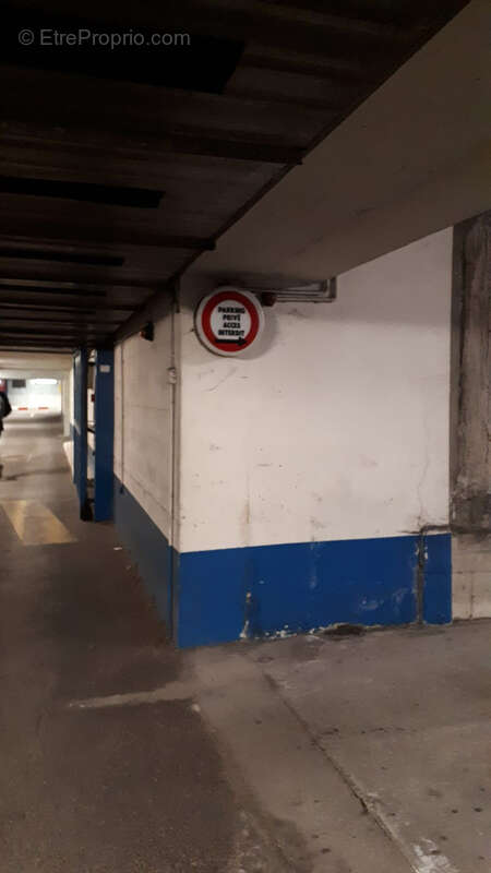 Parking à THONON-LES-BAINS