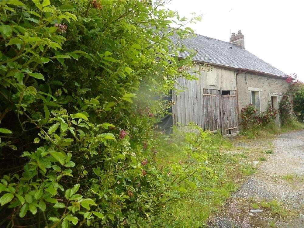 Maison à LASSAY-LES-CHATEAUX