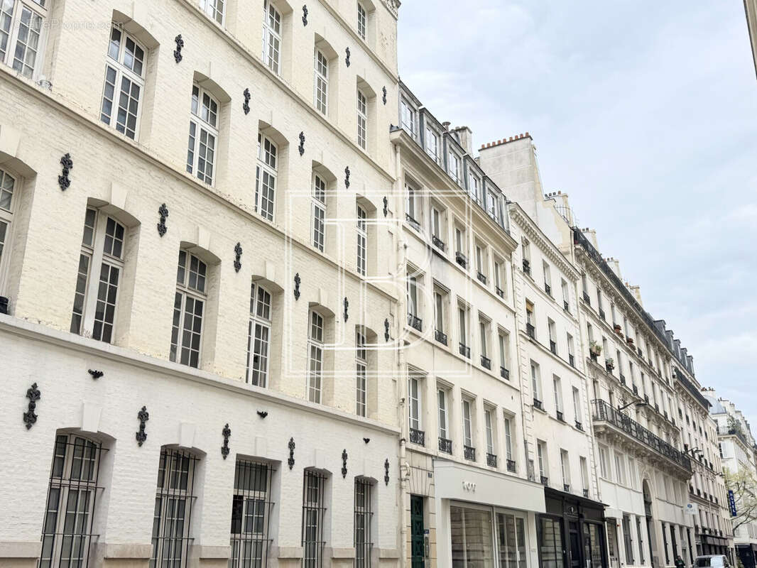Appartement à PARIS-3E