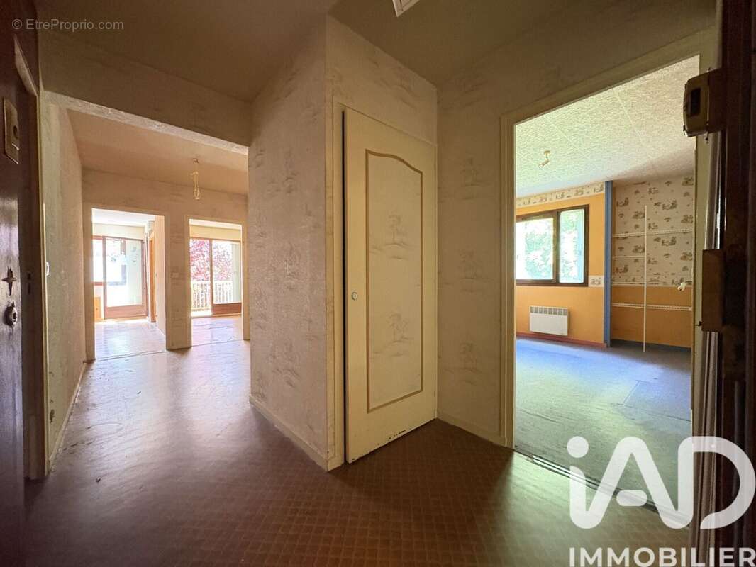 Appartement 99 m² à La Rochette  - photo 2