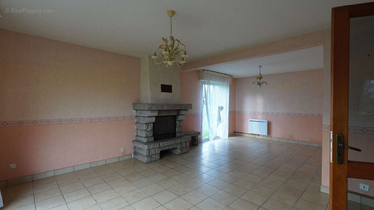 Maison à LOCMINE