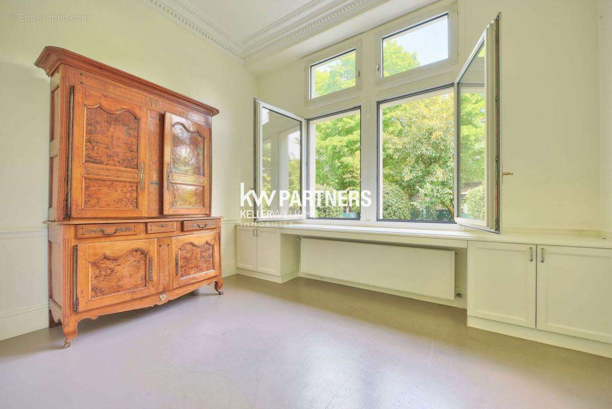 Appartement à NEUILLY-SUR-SEINE