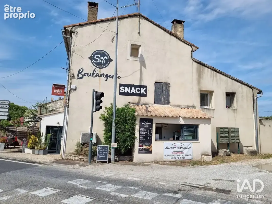 Photo 1 - Commerce à CABRIERES-D'AVIGNON