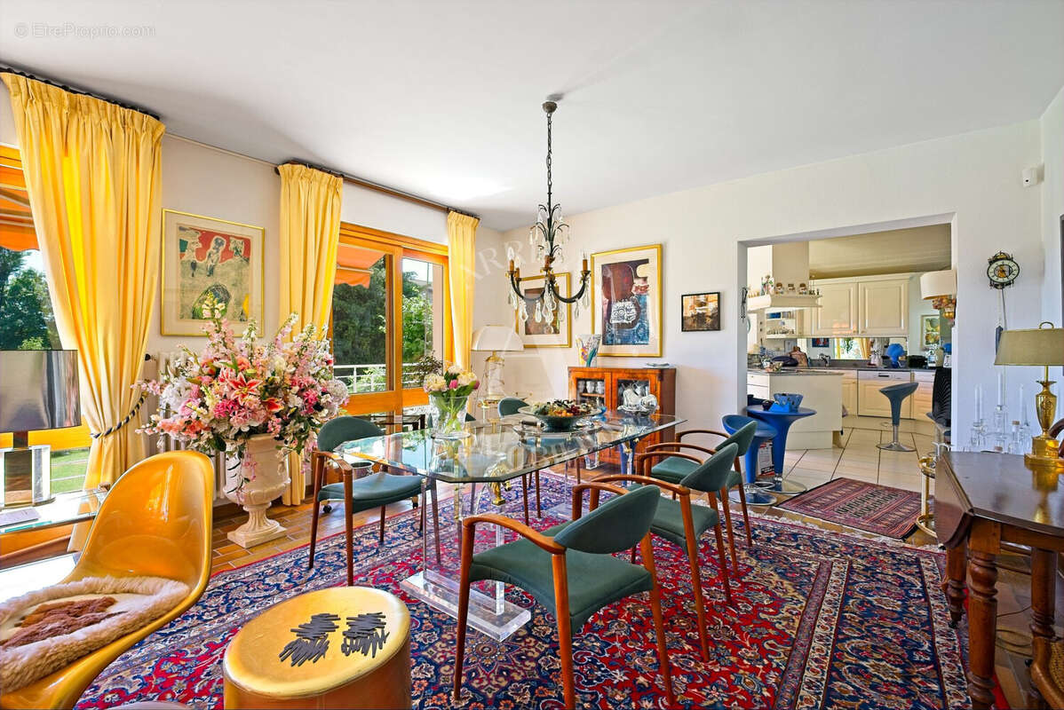 Maison à PREVESSIN-MOENS