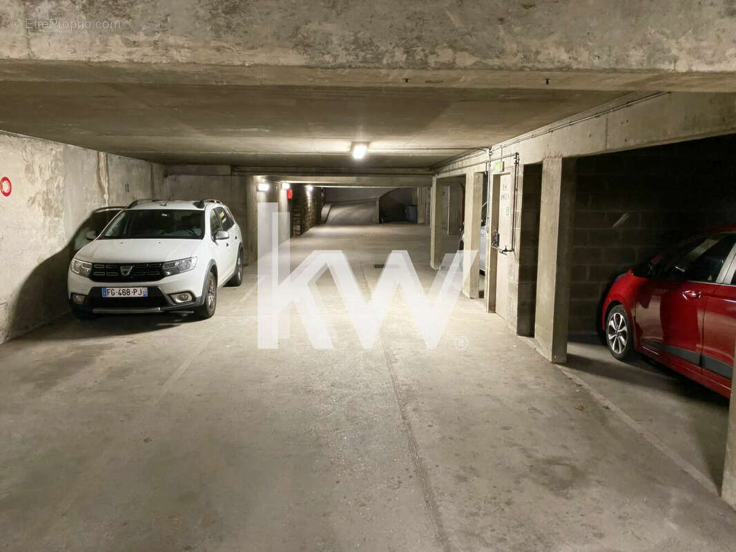 Parking 24 m² à Montrouge  - photo 2