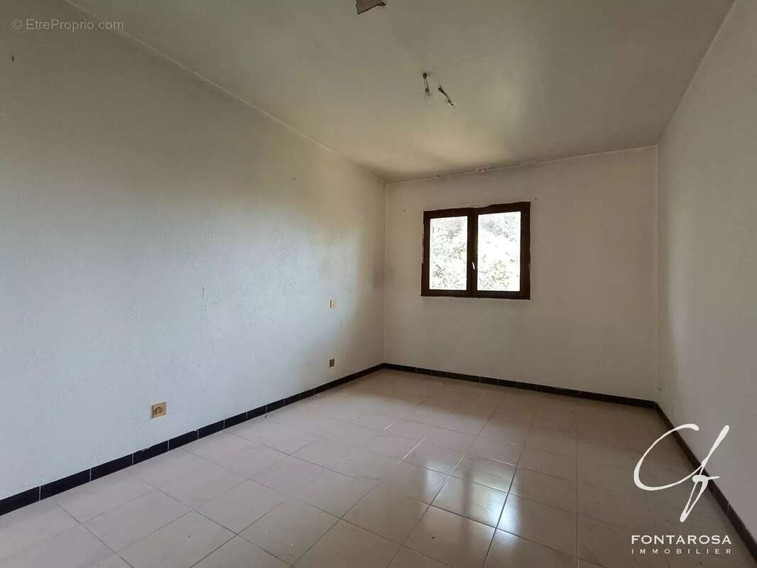 Appartement à SAINT-PAUL-EN-FORET