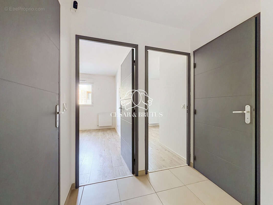 Appartement 63 m² à Bron  - photo 7