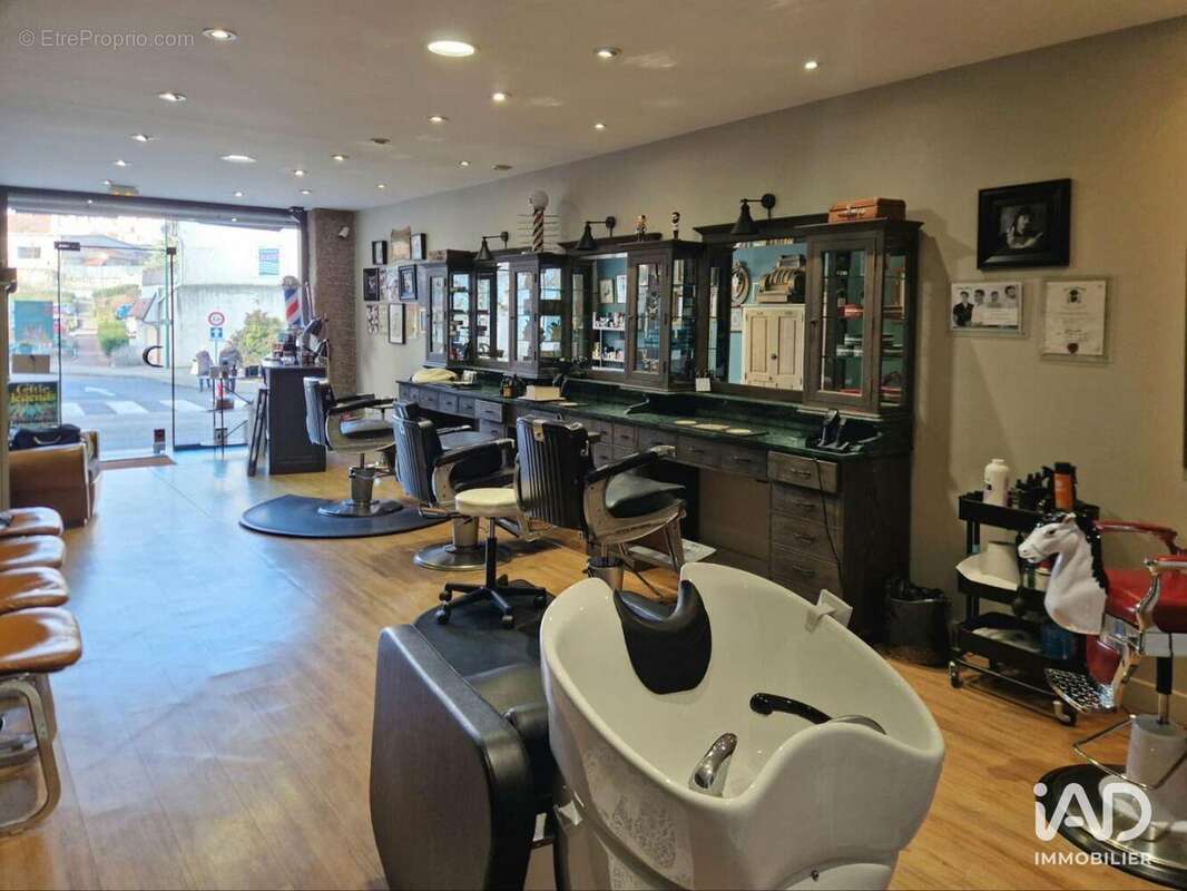 Photo 2 - Commerce à BELLEY