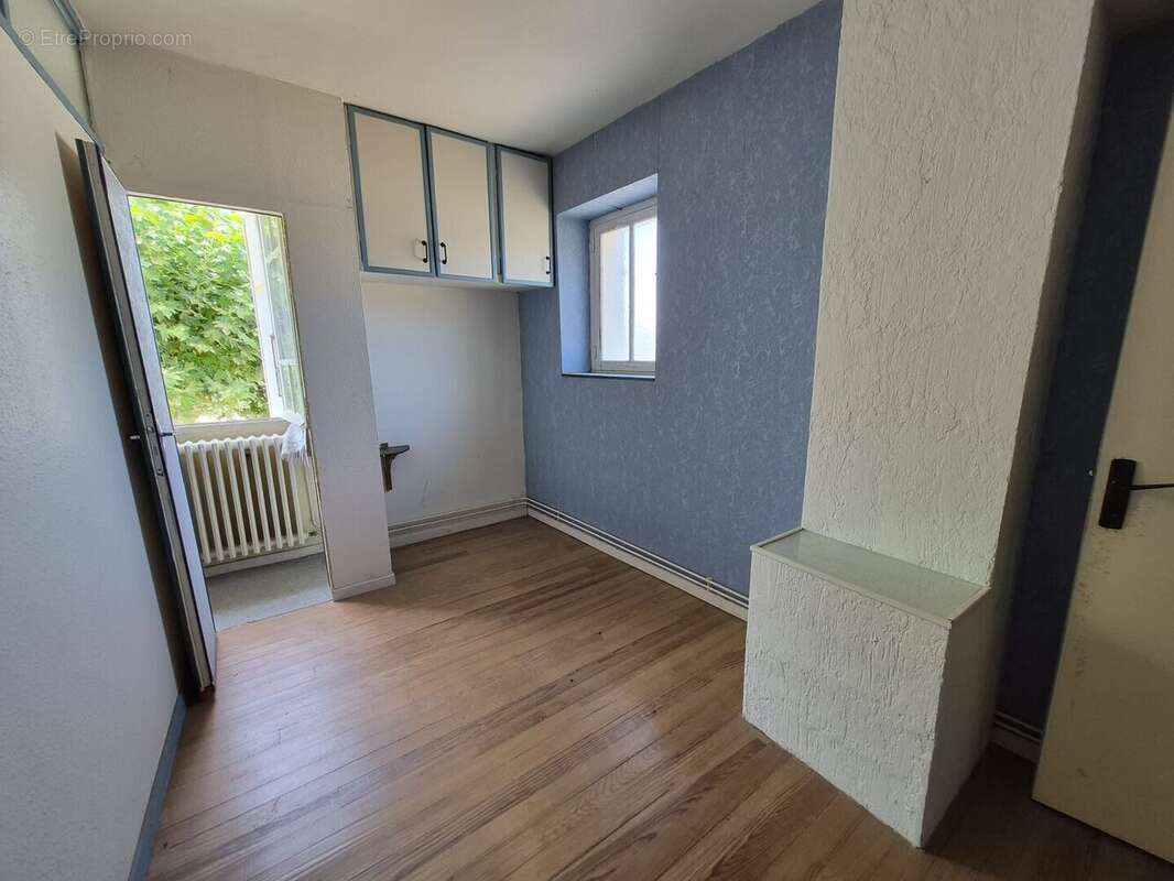 chambre 2 bureau 