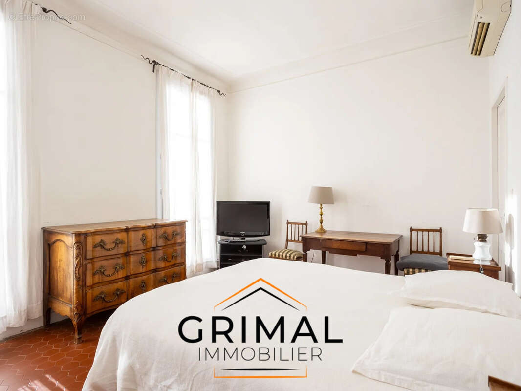 Appartement à MARSEILLE-1E