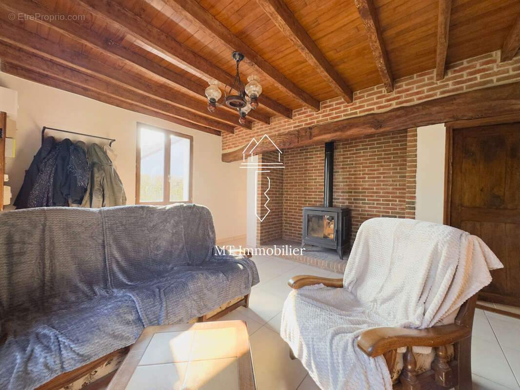 Maison à AIX-EN-ISSART