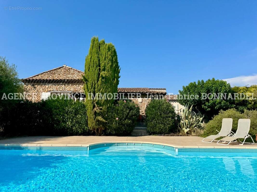 Maison 242 m² à Grillon  - photo 8