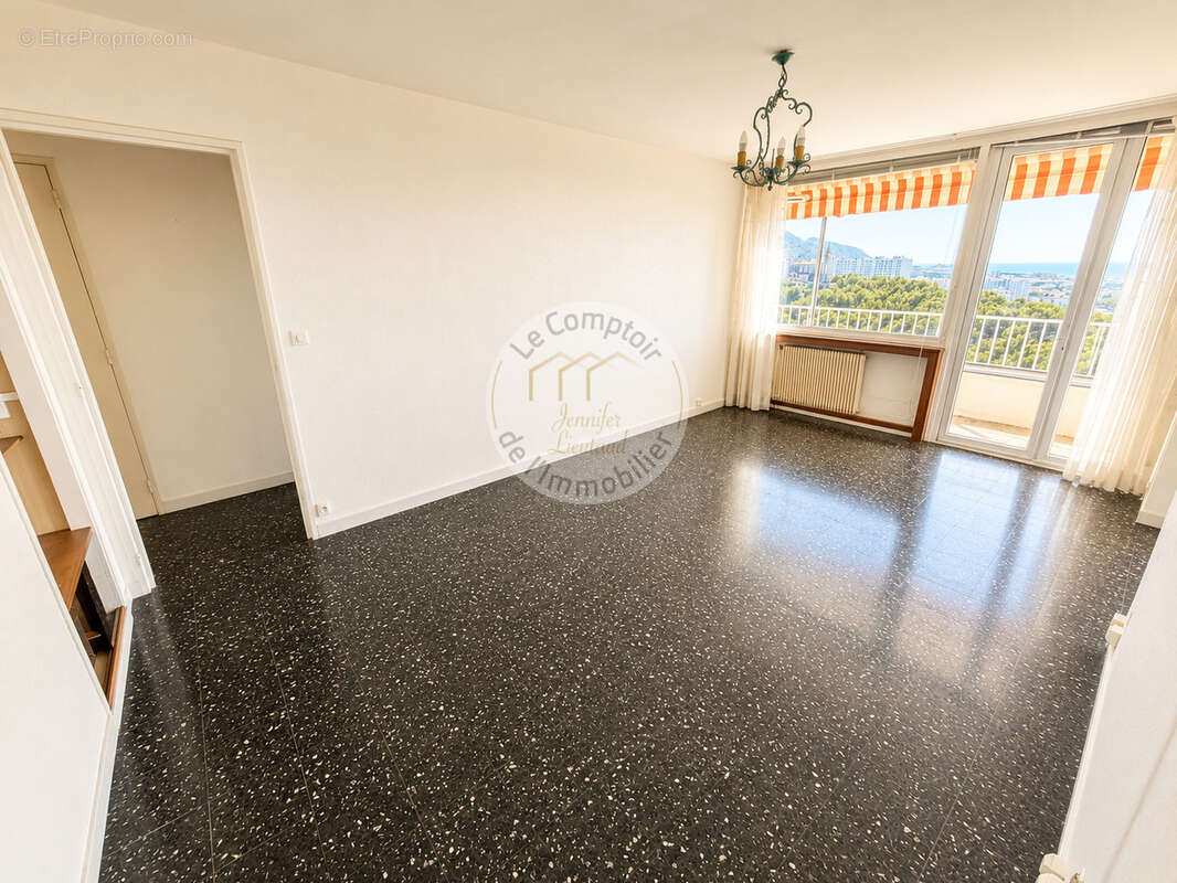 Rouviere: type 5 en etage eleve, vue imprenable sur la mer - photo 4