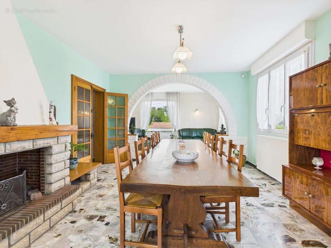 Maison à SAINT-LOUP-DE-BUFFIGNY