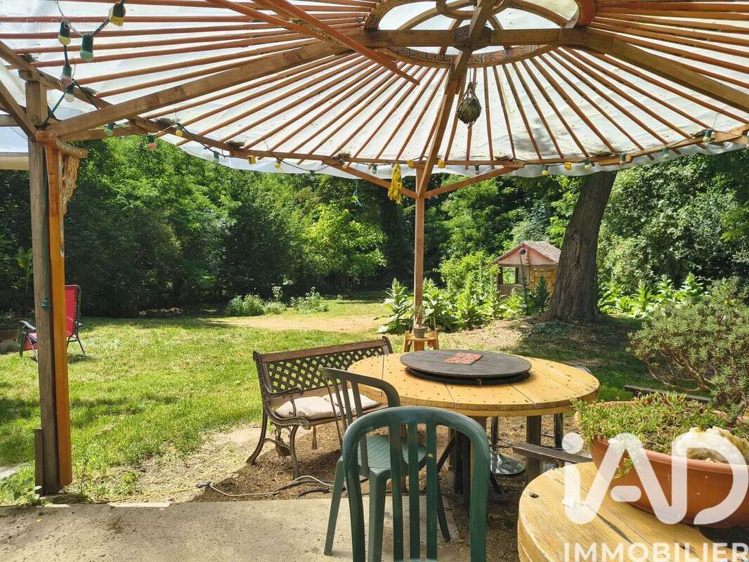 Maison 65 m² à Saint-Arnoult-En-Yvelines  - photo 2
