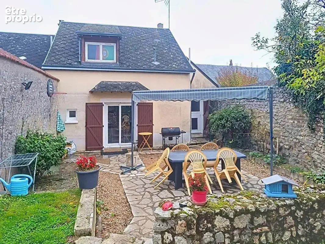 2km d'Orgères en Beauce Maison 99m2 avec dépendances  atelier garage grange et grand jardin 665m2 - photo 2