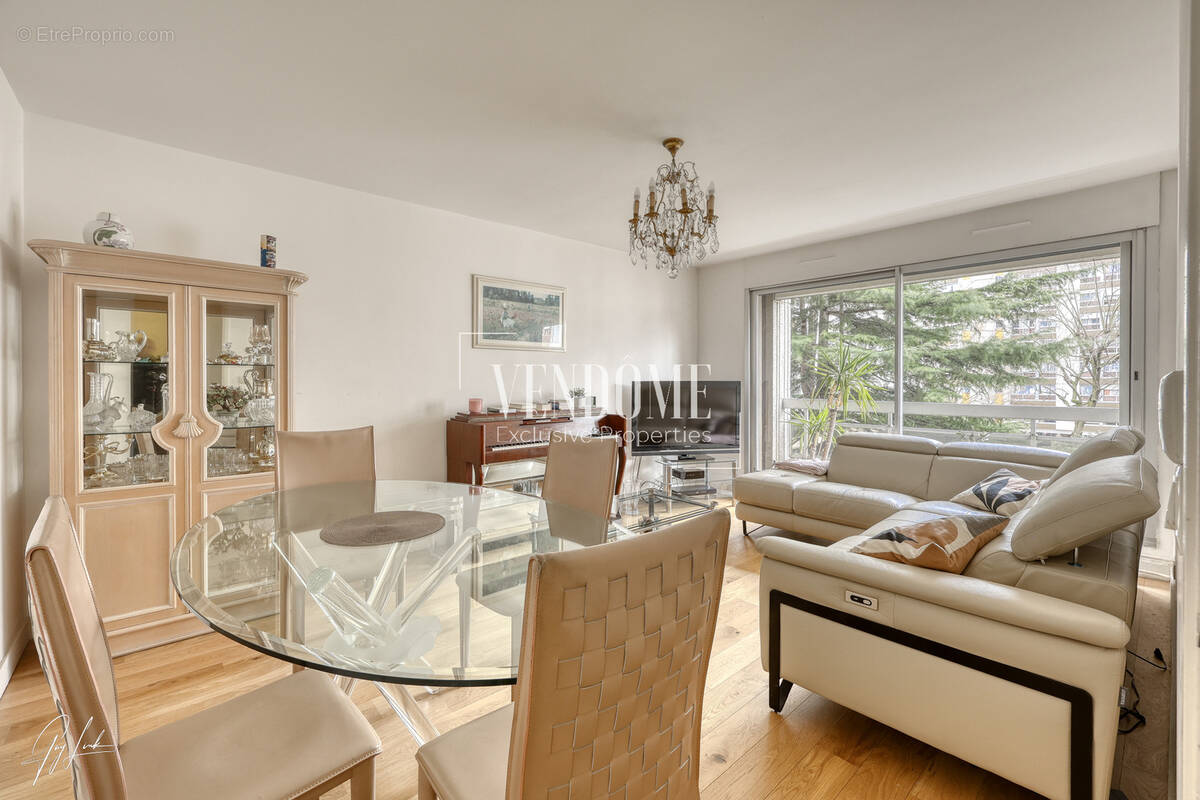 Appartement à PARIS-19E