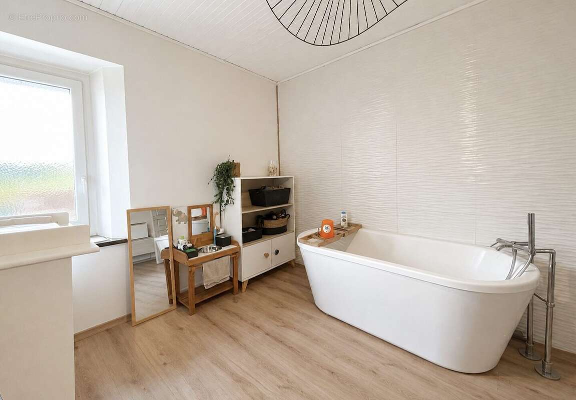 Appartement 7 pièces 224 m² à vendre à Oye-Et-Pallet (25160) - photo 5