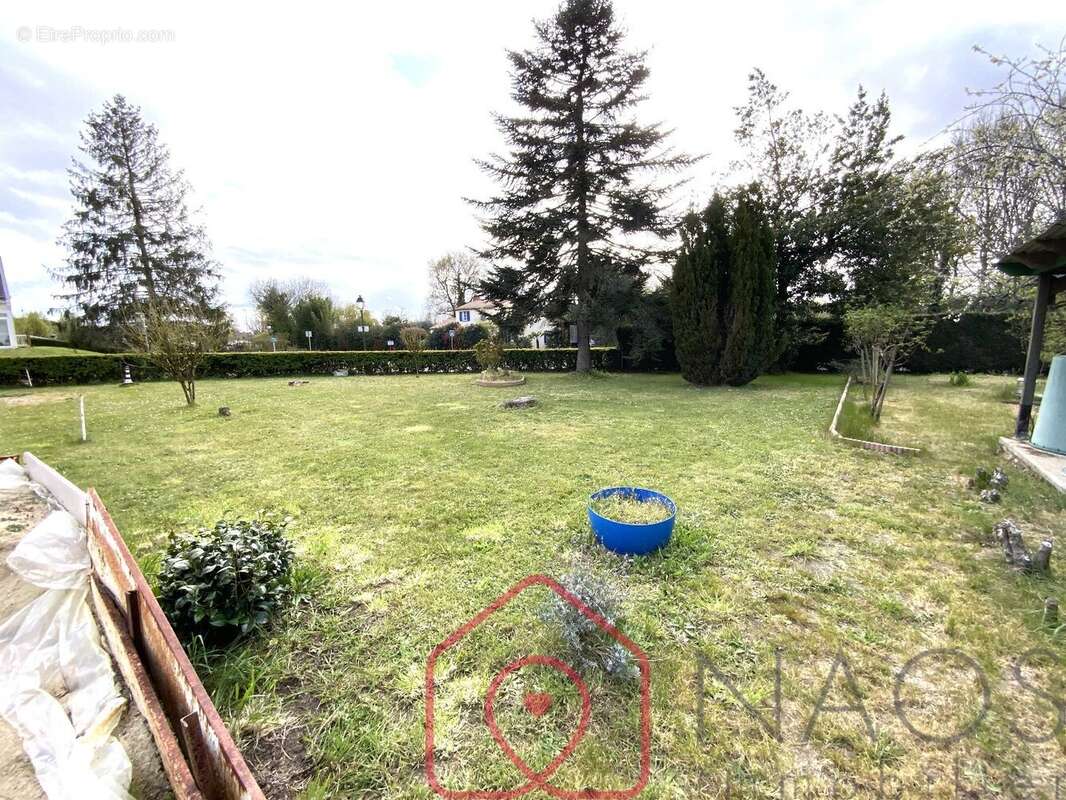 Terrain à LE CELLIER