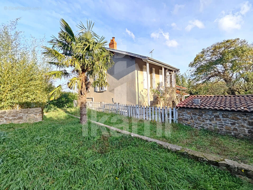 Maison à SAINT-ALBAN-D&#039;AY