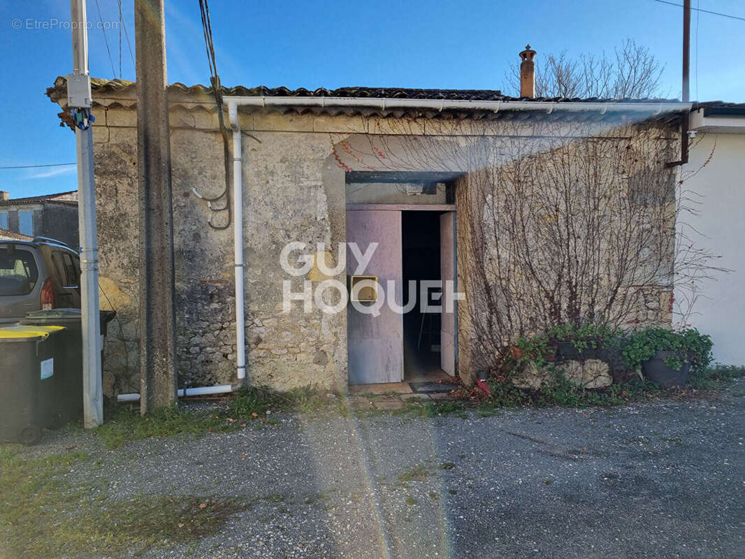 Maison à SAINT-ESTEPHE