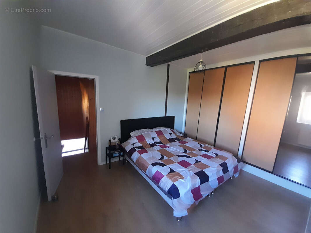 Maison à SAINT-LEONARD-DE-NOBLAT