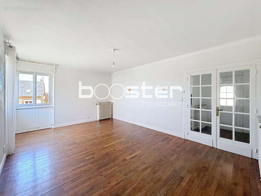 Maison à SAINT-YRIEIX-LA-PERCHE