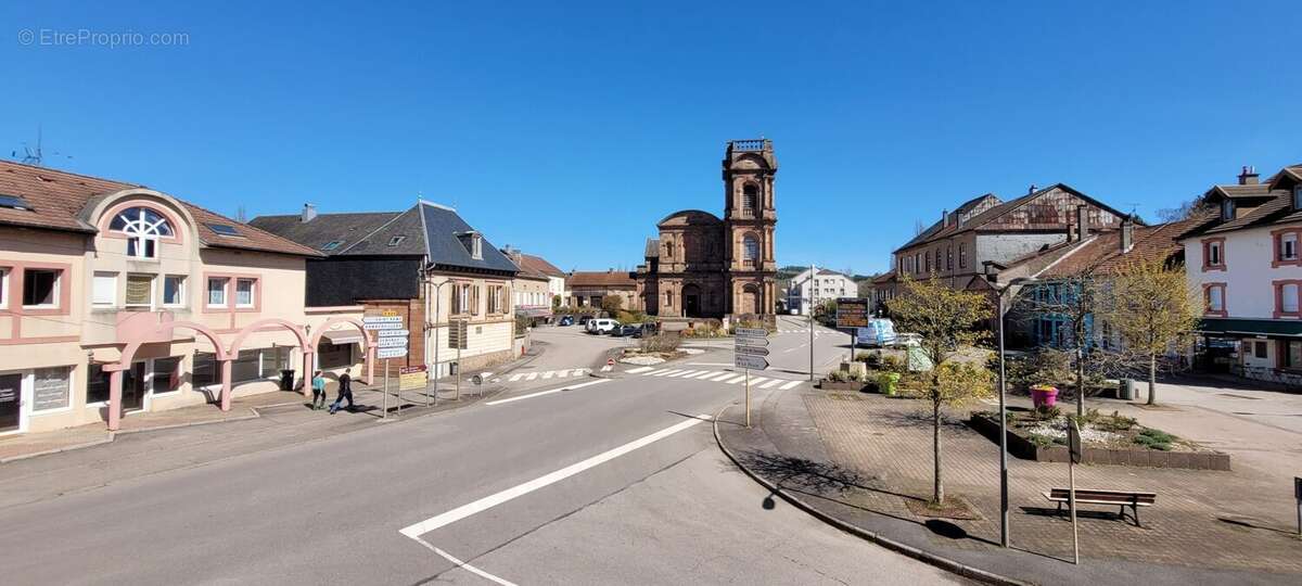 Appartement à ETIVAL-CLAIREFONTAINE