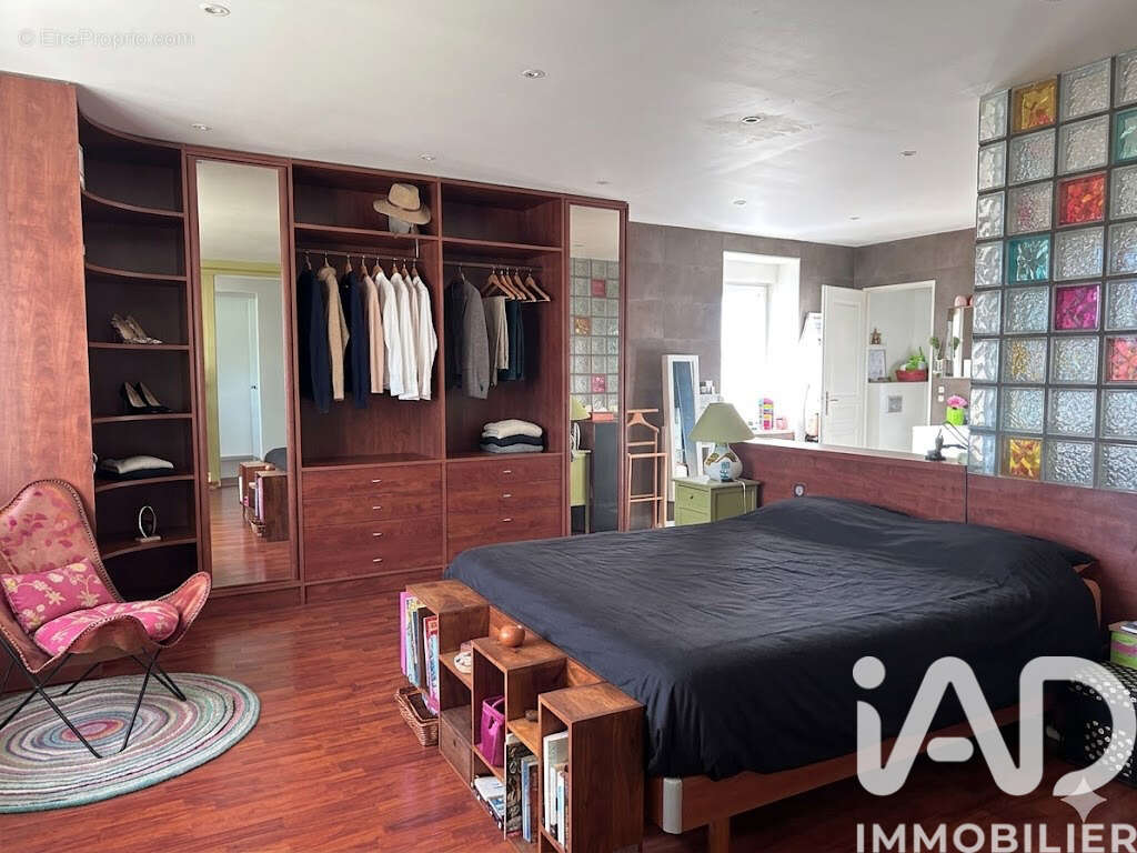 Maison 272 m² à Madaillan  - photo 9