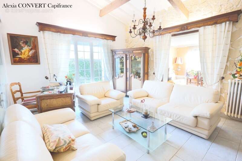 Maison à SAINT-DENIS-LES-BOURG