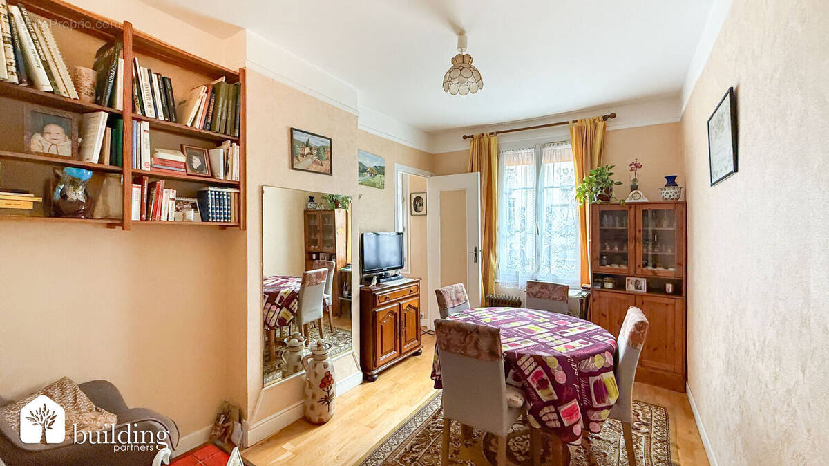 Appartement à PARIS-17E