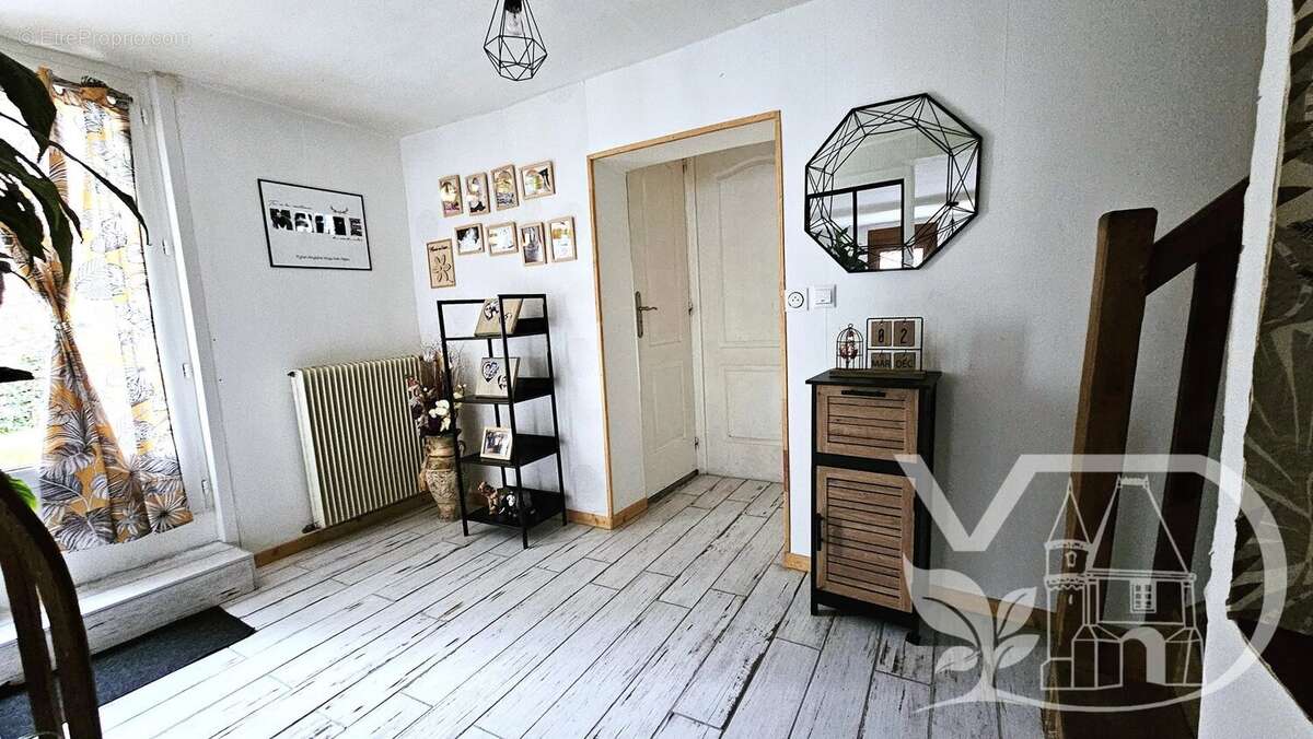 Appartement à BRESLES