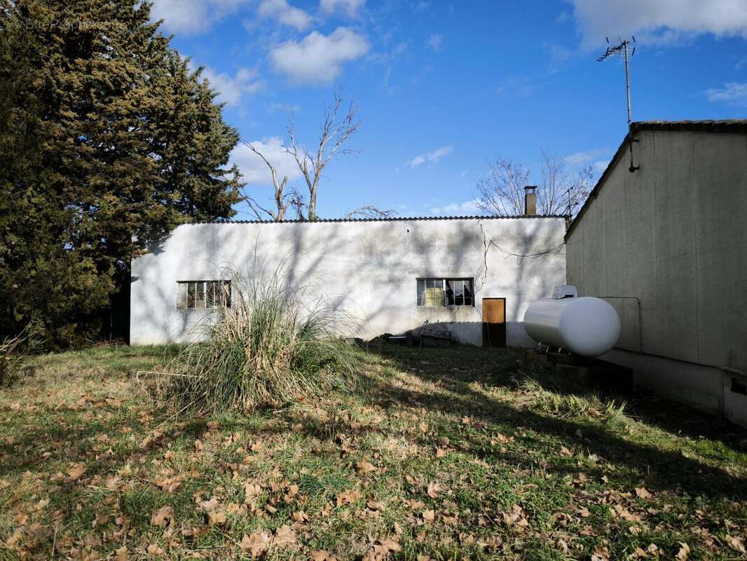 Maison à LEZAN